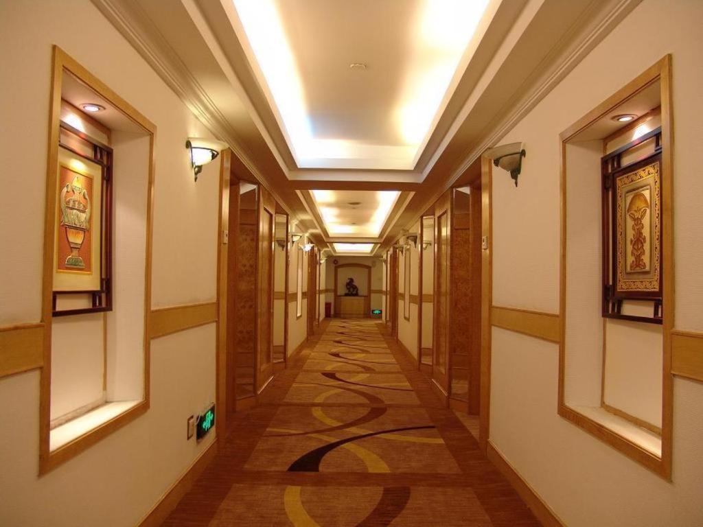 Golden Lustre Hotel Shenzhen Exterior photo