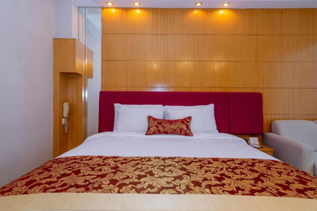 Golden Lustre Hotel Shenzhen Exterior photo