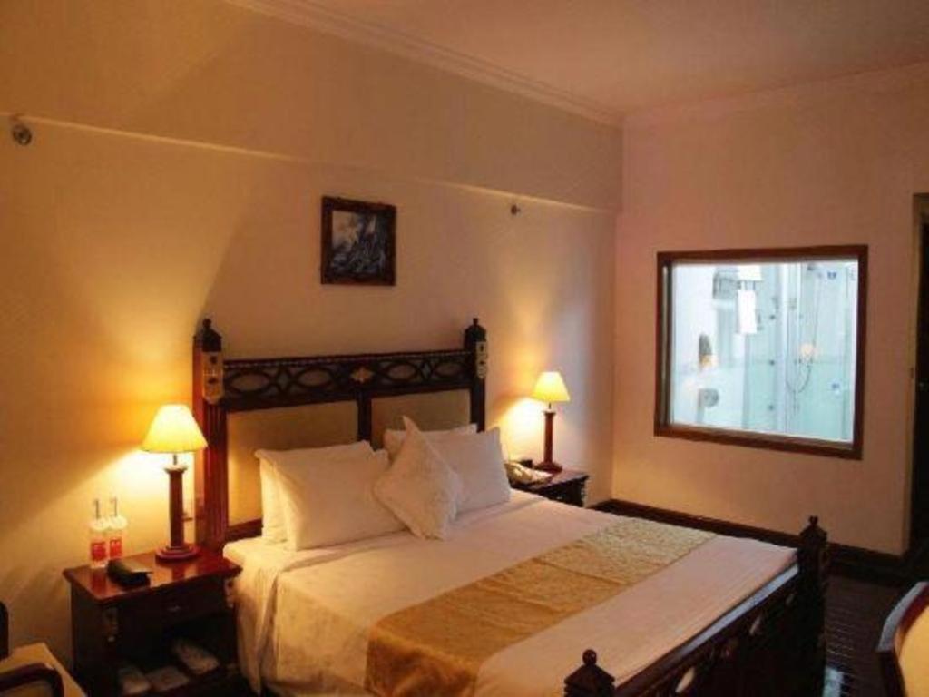 Golden Lustre Hotel Shenzhen Exterior photo