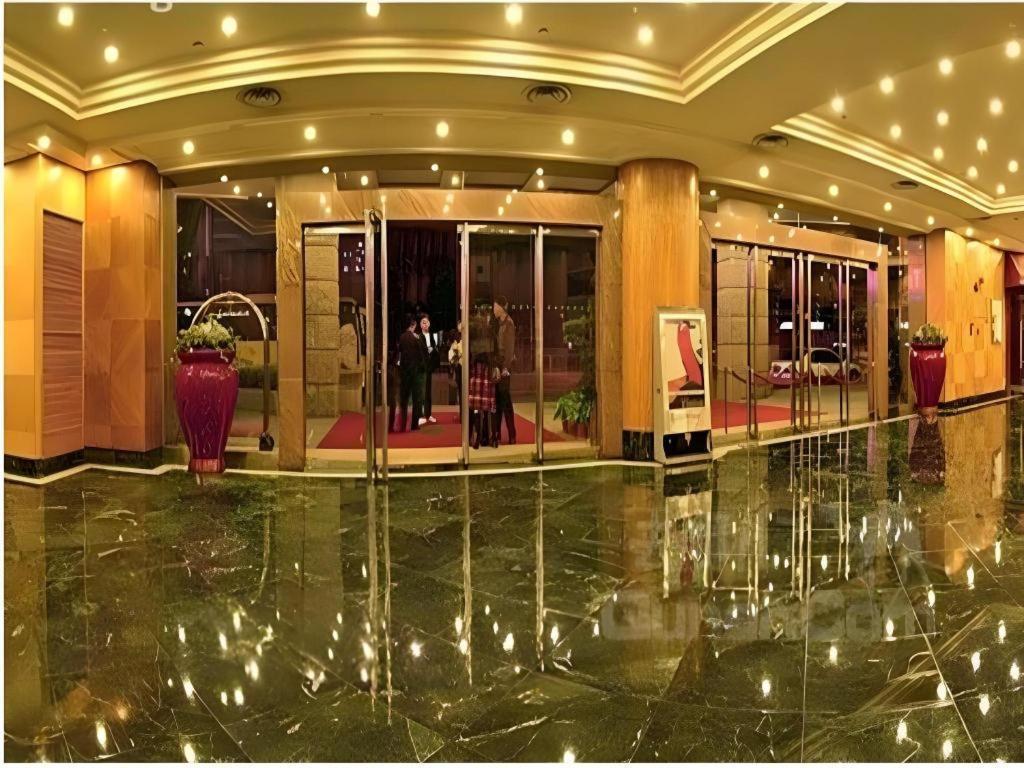 Golden Lustre Hotel Shenzhen Exterior photo
