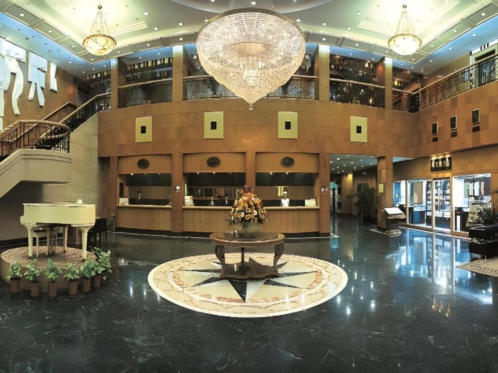 Golden Lustre Hotel Shenzhen Exterior photo